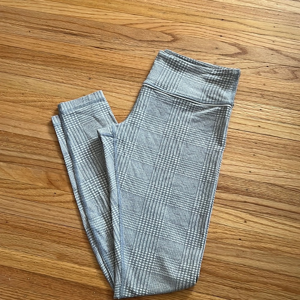 🤍 Lululemon size 10 Athletic Legging 🤍